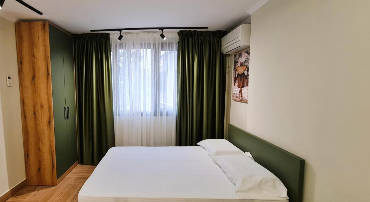 2V1 - Center Apartment 3 Tirana Exteriör bild