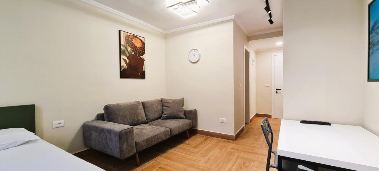 2V1 - Center Apartment 3 Tirana Exteriör bild